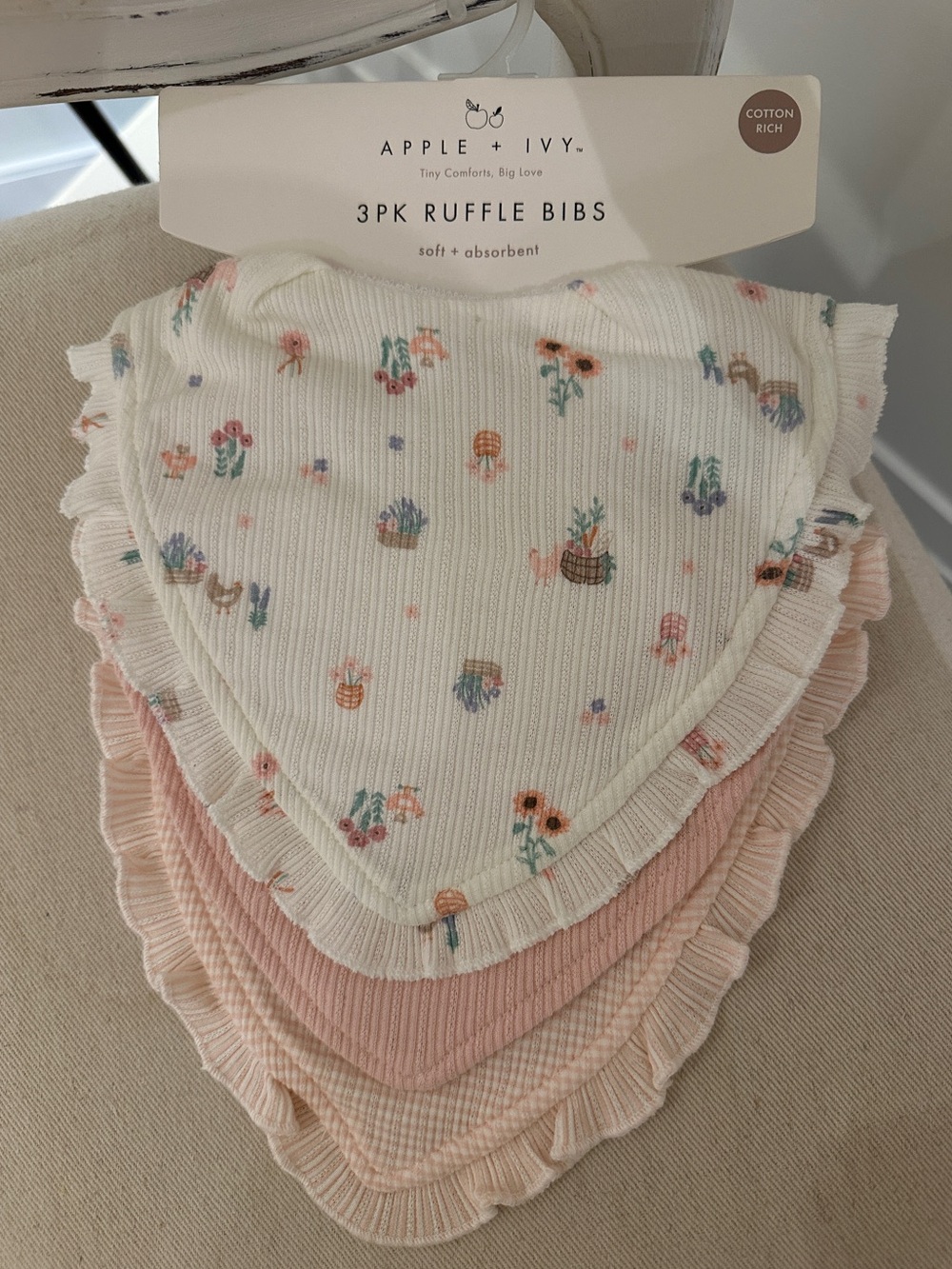 🦢 Cotton-Rich Pink & Ivory Gingham Ruffle Bibs Apple + Ivy NWT